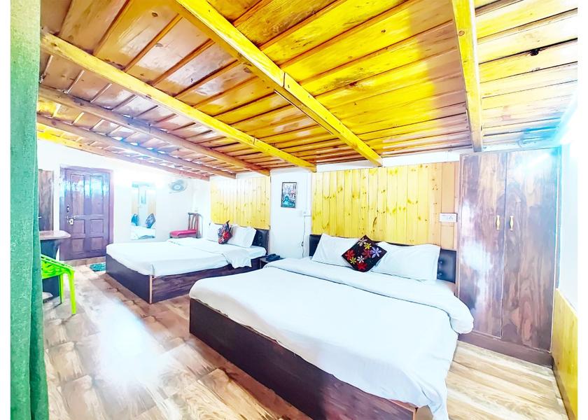 Uttarakhand Nainital Deluxe Quadruple Room for 4 People
