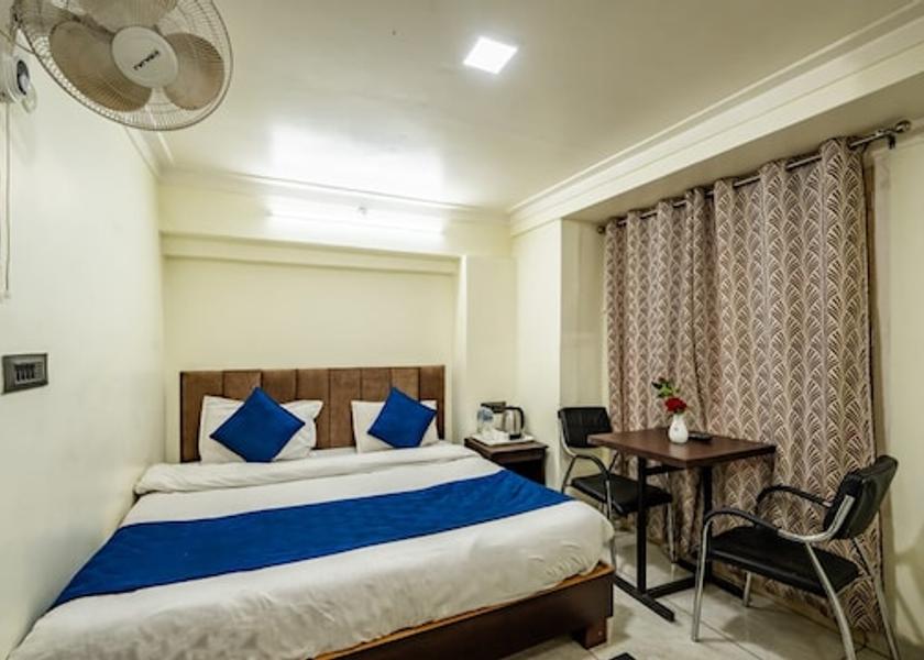 Uttarakhand Nainital Deluxe Double Bedroom