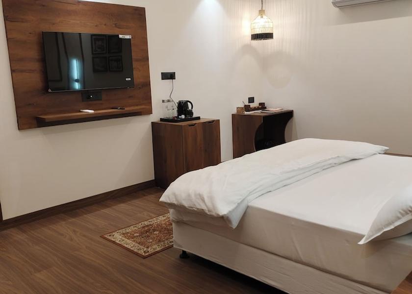 Uttarakhand Dehradun Room