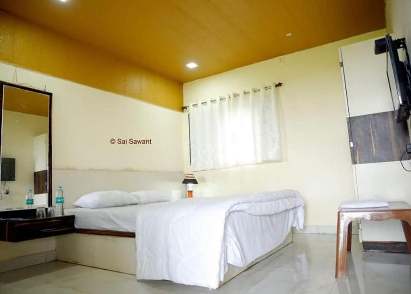 Maharashtra Satara Deluxe Double Room