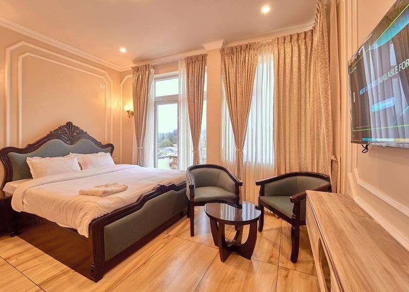 Tamil Nadu Ooty Queen Room