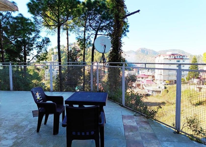 Himachal Pradesh Barog Public Areas