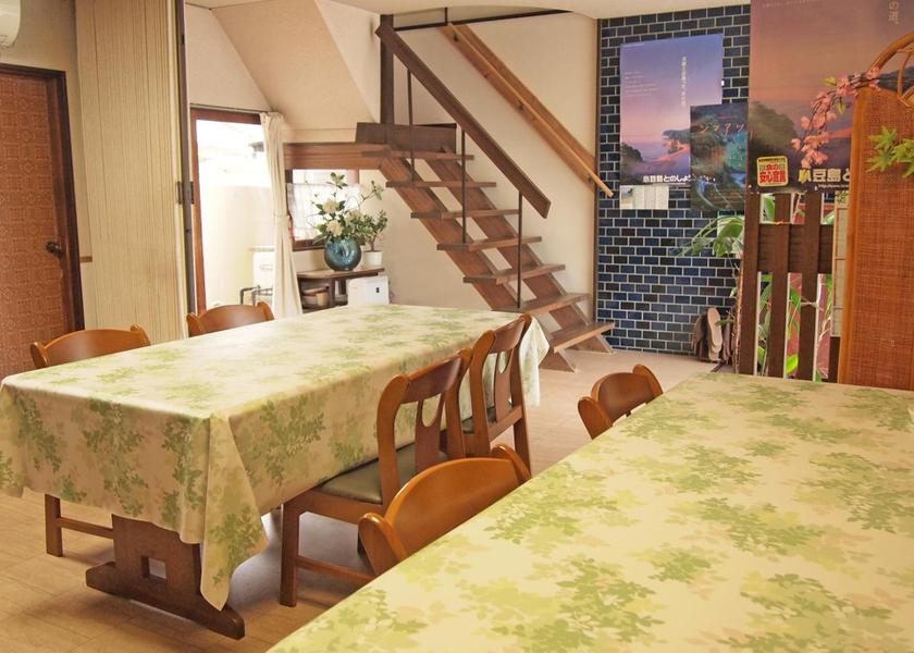 Shared lounge/TV area