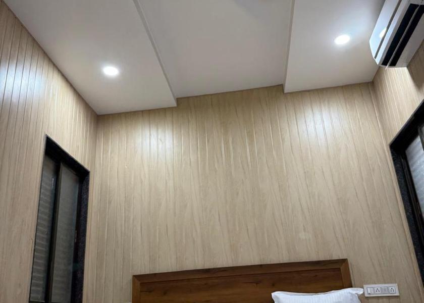 Uttar Pradesh Ayodhya Deluxe Double Bed AC Room 