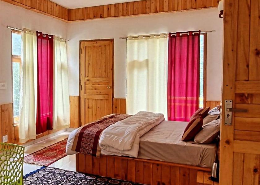 Himachal Pradesh Jibhi Deluxe Double or Twin