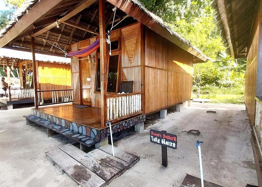 Southwest Papua Yenbeser Hotel Exterior