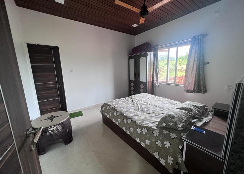 Maharashtra Amboli Public Areas