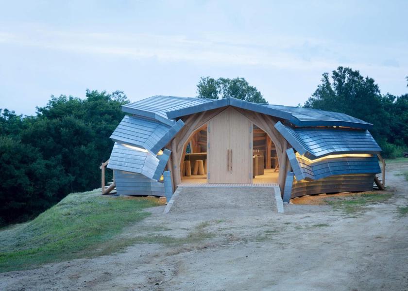 Shared lounge/TV area