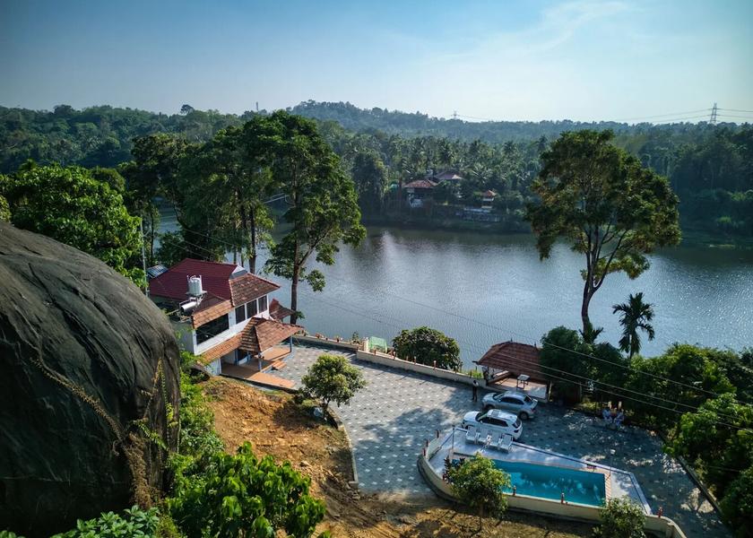 Kerala Thrissur Hotel Exterior