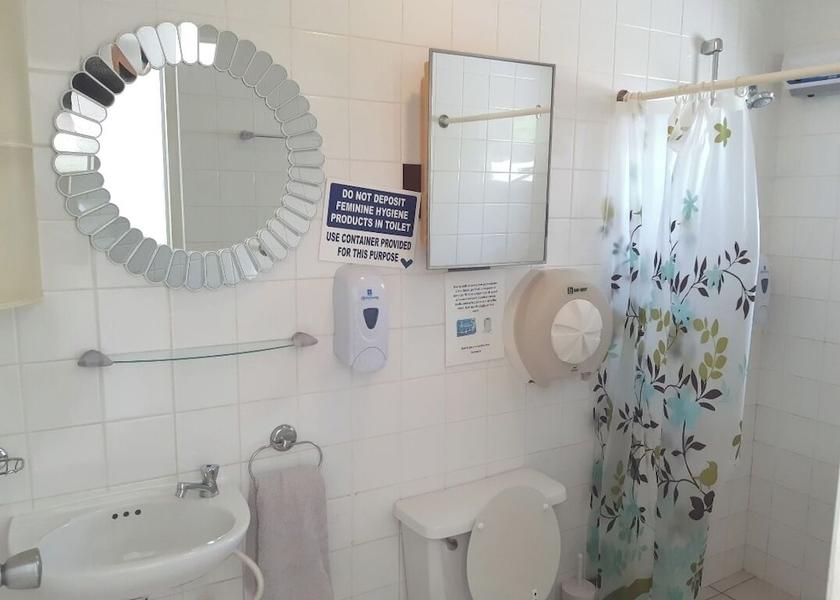  Oranjestad Bathroom