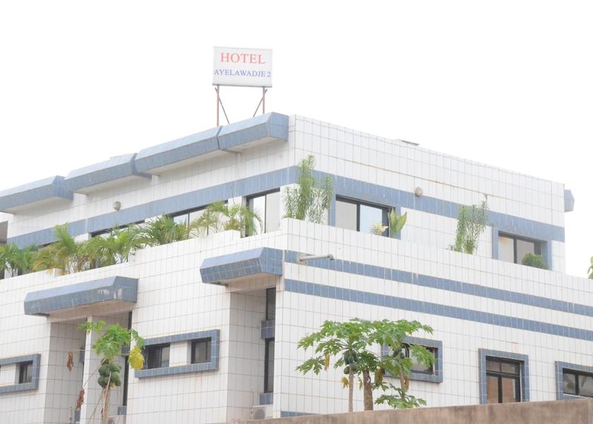  Cotonou Front of property