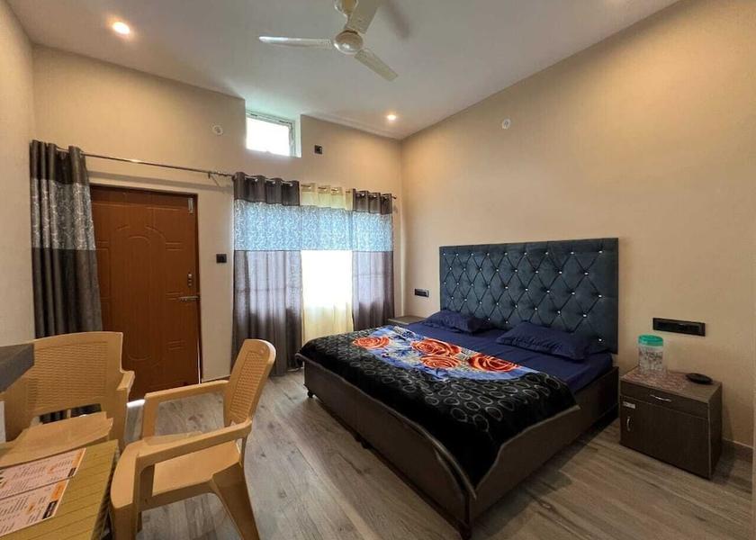 Uttarakhand Lansdowne Room