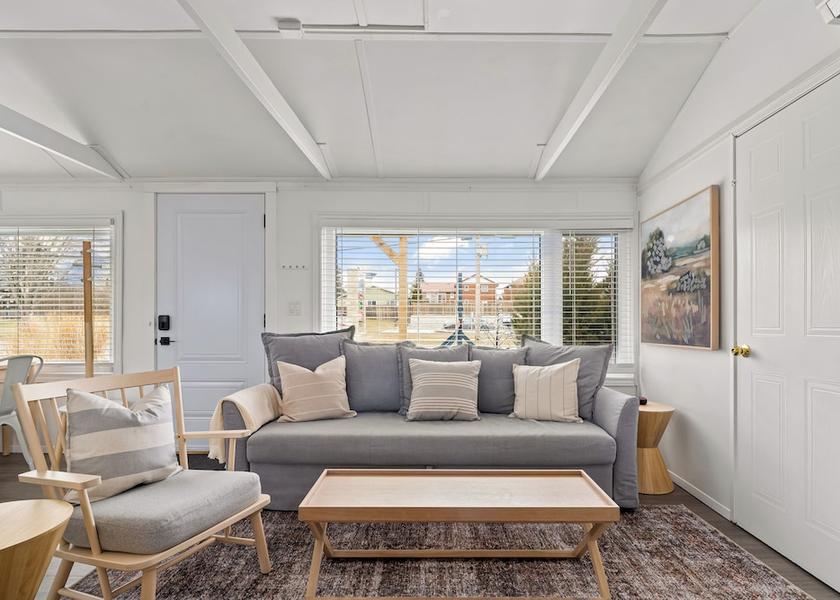 Ontario Prince Edward Living area
