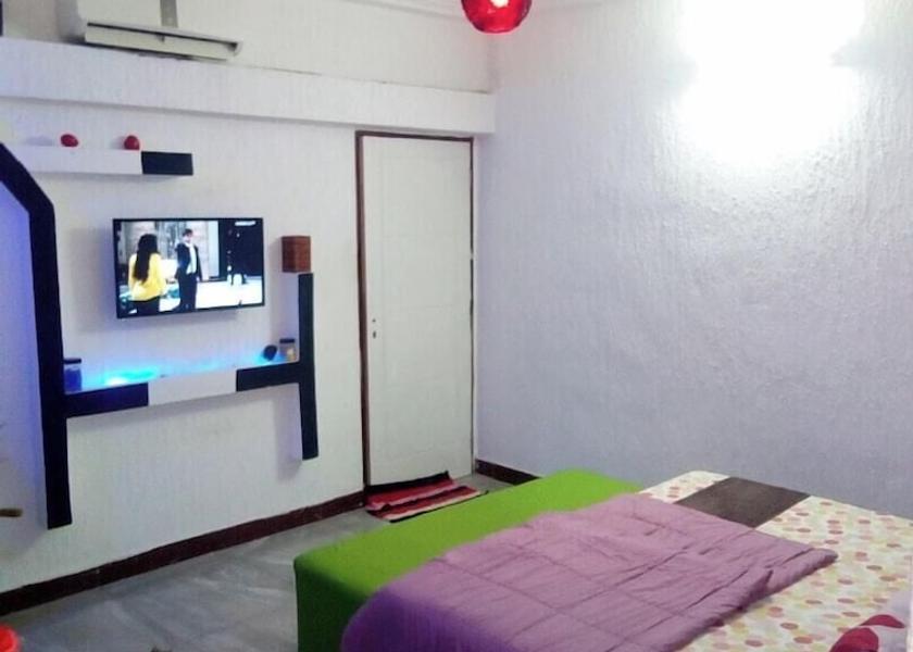  Cotonou Room