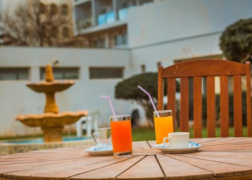  Algiers Food and drink