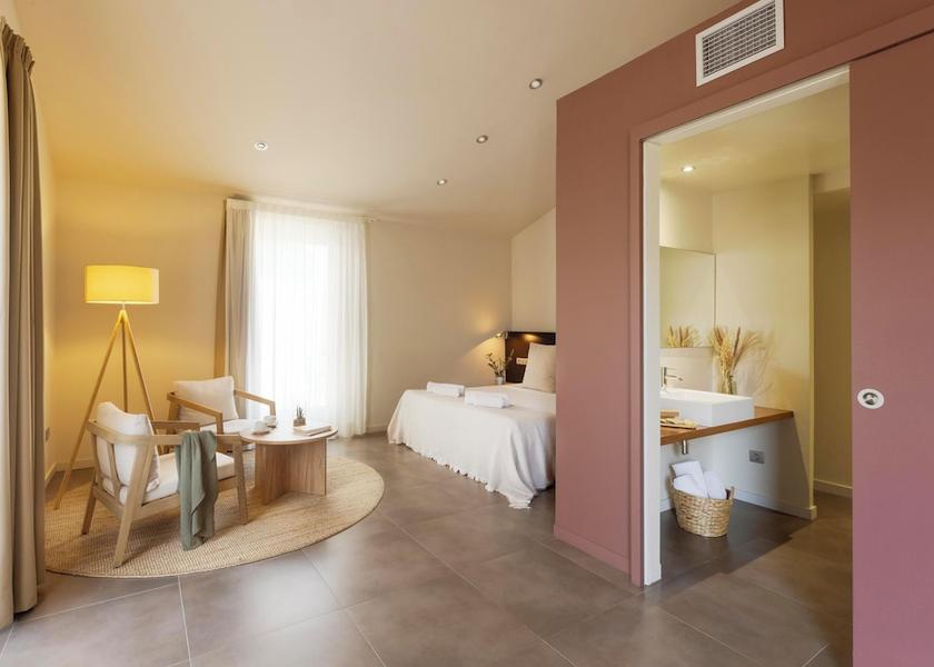 Catalonia Besalu Room