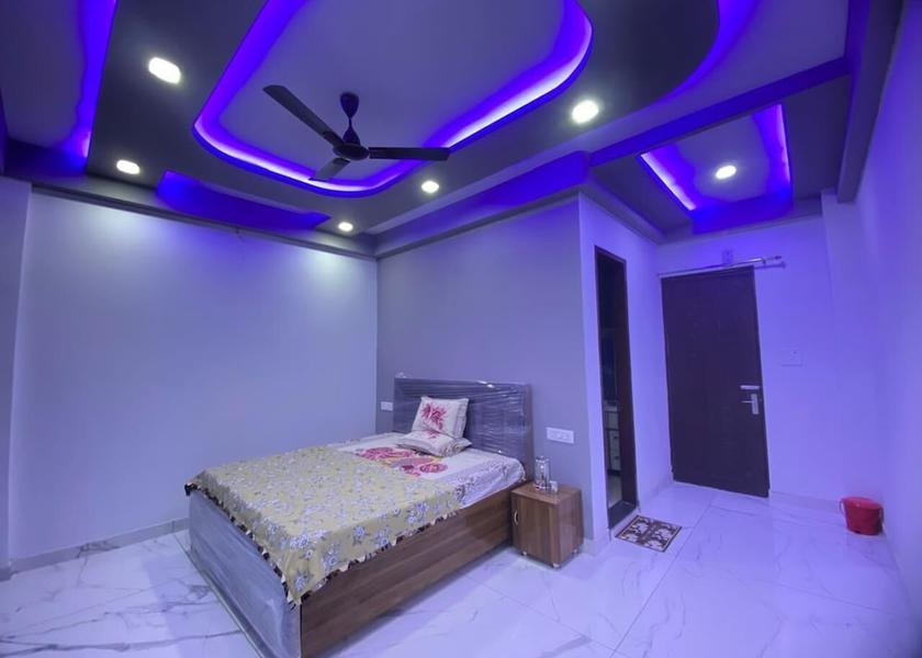 Himachal Pradesh Naina Devi Room