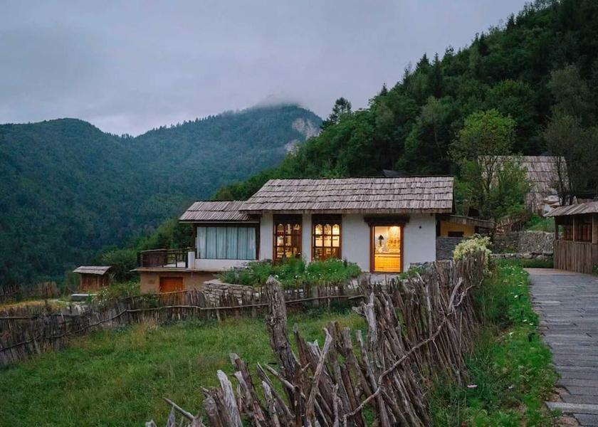 Sichuan Ngawa Autonomous Exterior