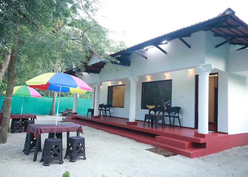 Kerala Alleppey Front of property