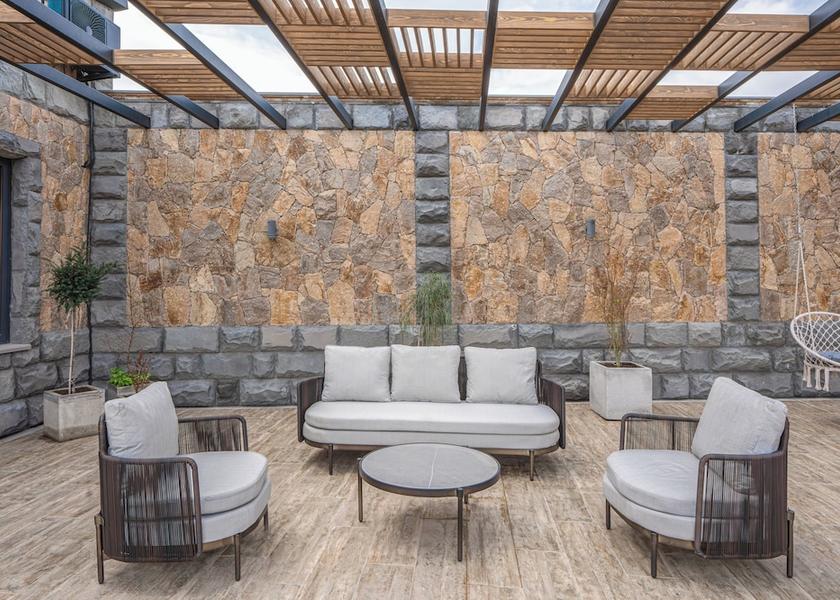  Yerevan Terrace/patio