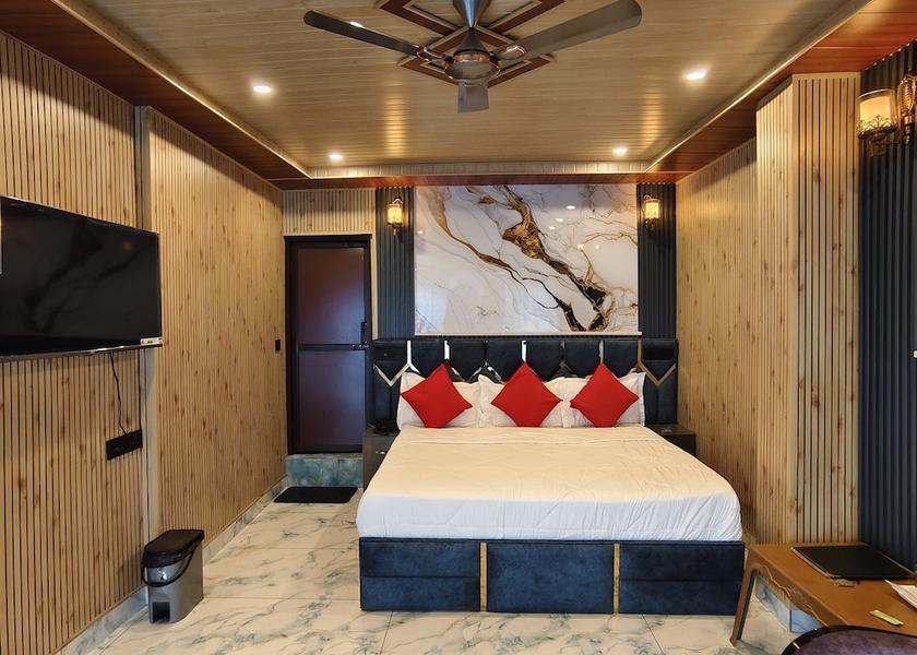 Uttarakhand Kausani Room