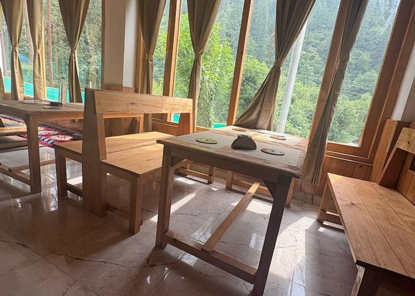 Himachal Pradesh Jibhi Cafe