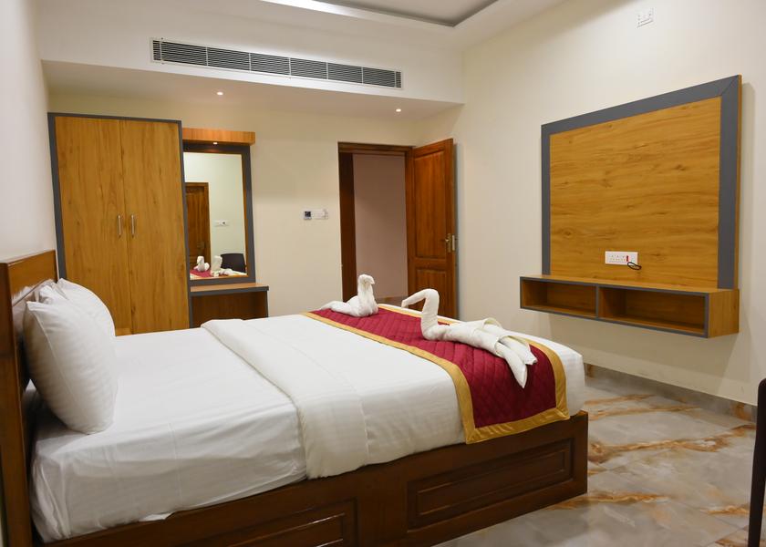 Tamil Nadu Vaniyambadi Deluxe King Bed Room