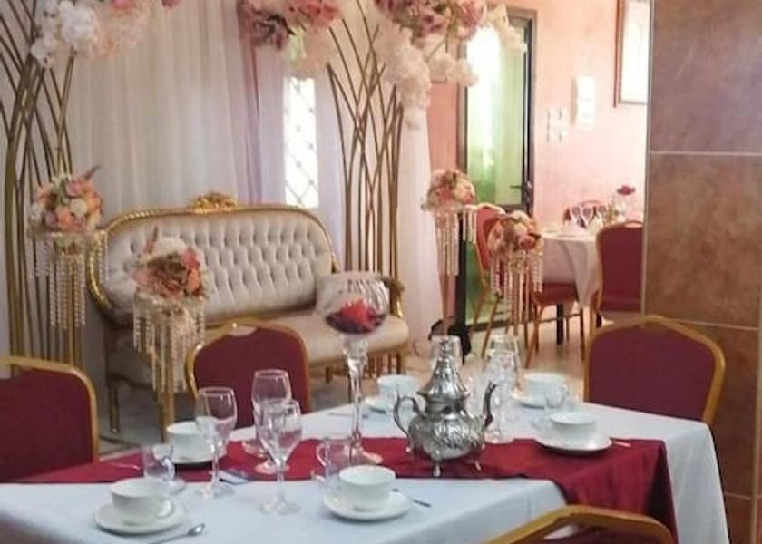  Algiers Restaurant