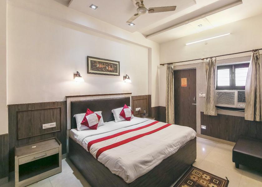 Uttar Pradesh Agra Standard AC Room