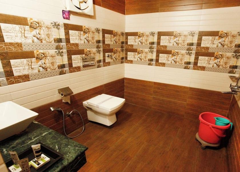 Uttarakhand Kausani Bathroom