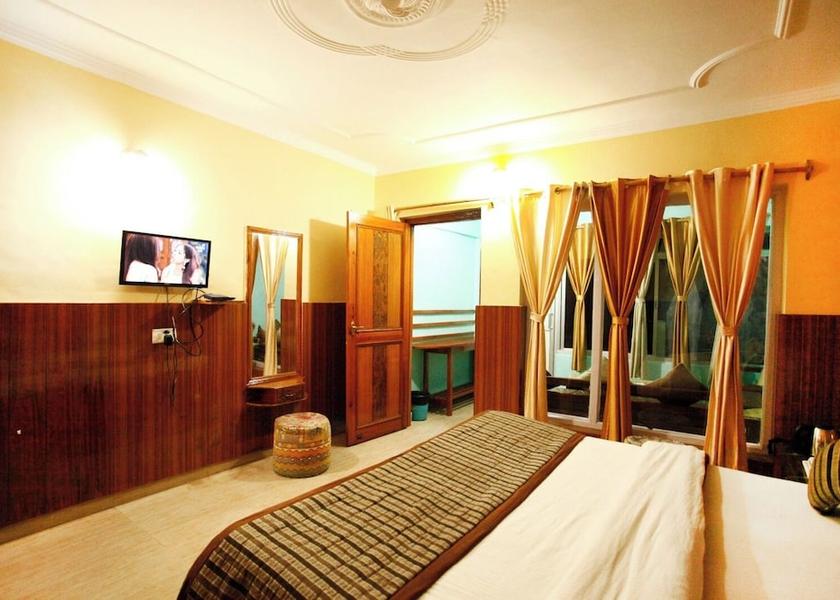 Uttarakhand Kausani Room