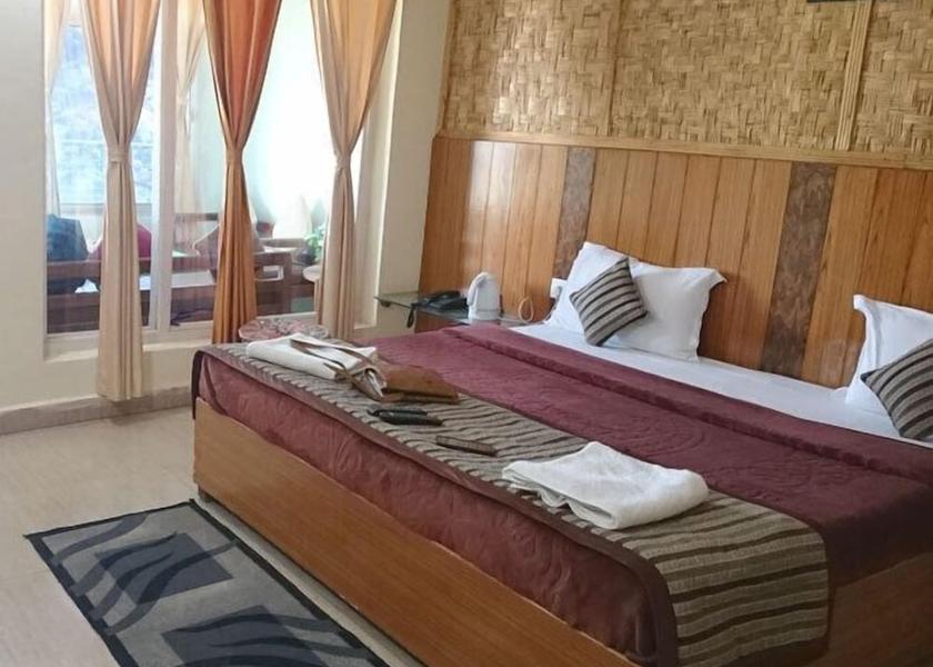 Uttarakhand Kausani Room