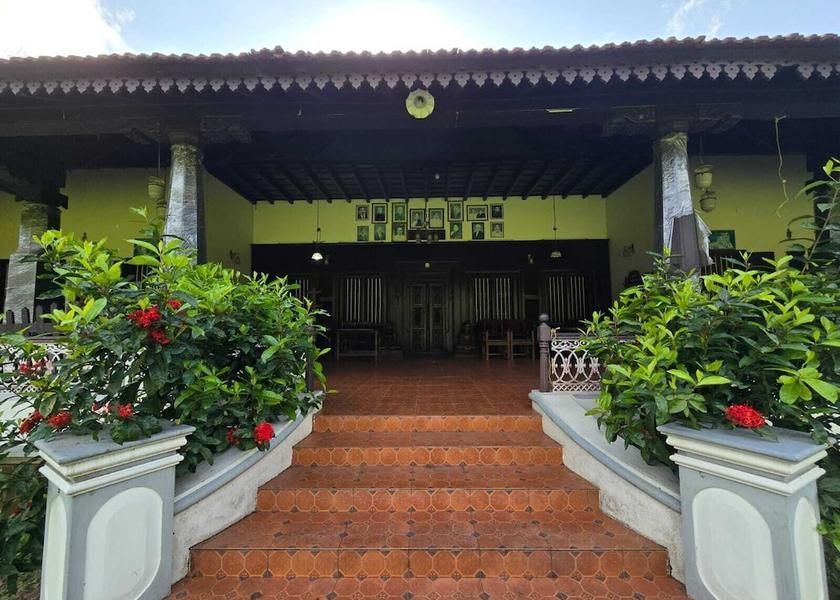 Karnataka Sakleshpur Front of property