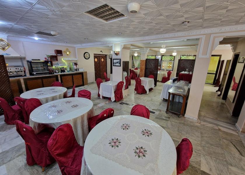  Algiers Restaurant