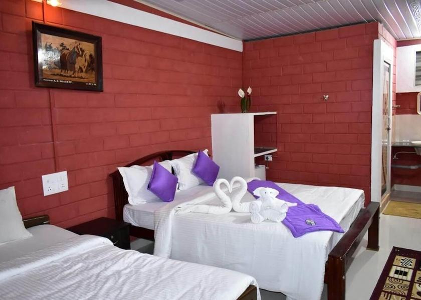 Karnataka Hakathur Room