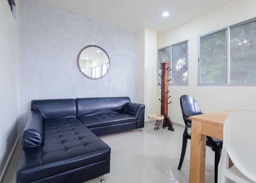 Córdoba Montería Lobby sitting area