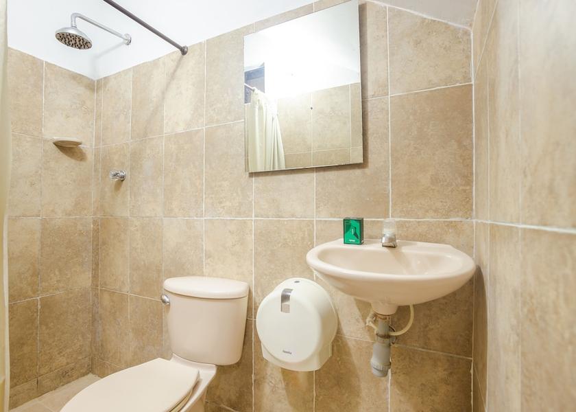 Córdoba Montería Bathroom
