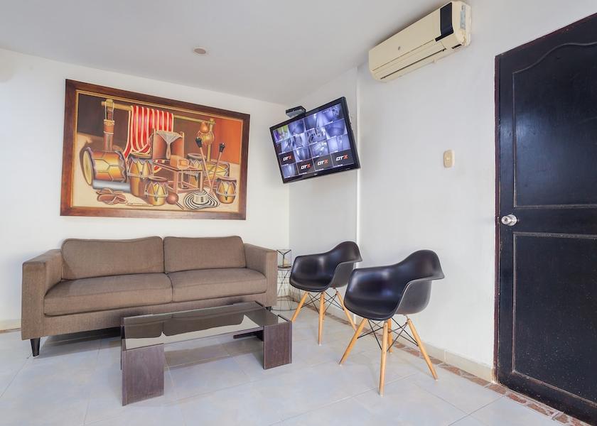 Córdoba Montería Lobby sitting area