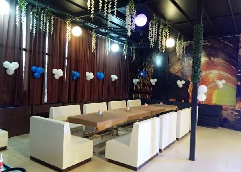 Madhya Pradesh Guna Family dining