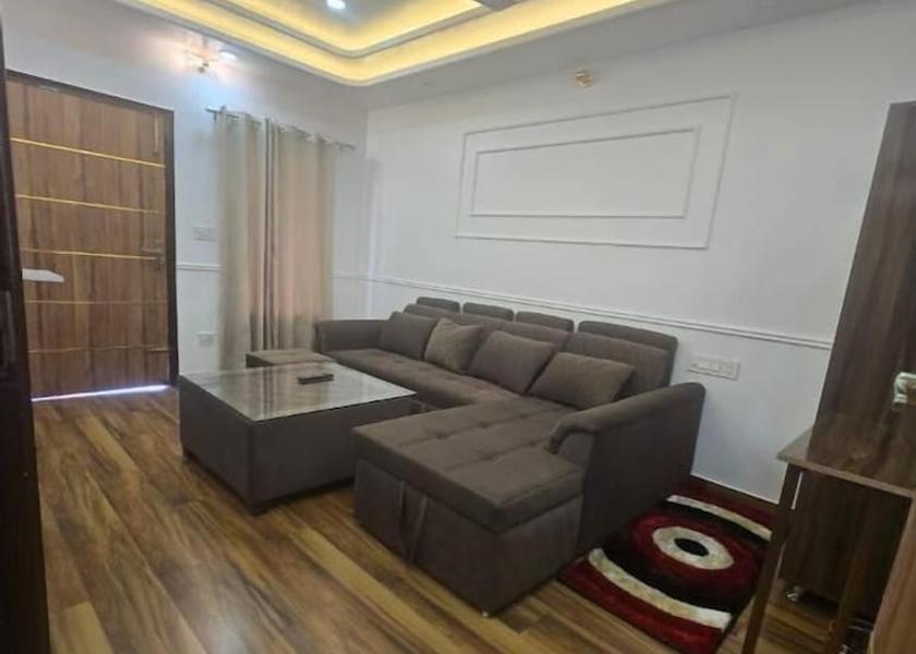 Himachal Pradesh Barog Room