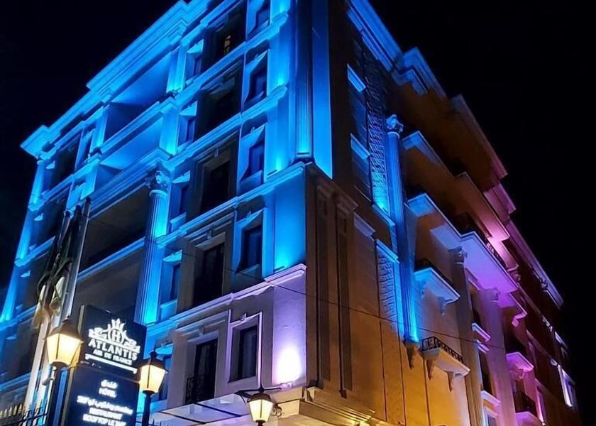  Algiers Exterior