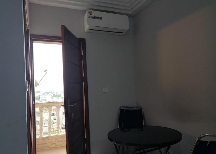 Abidjan Abidjan Terrace/patio