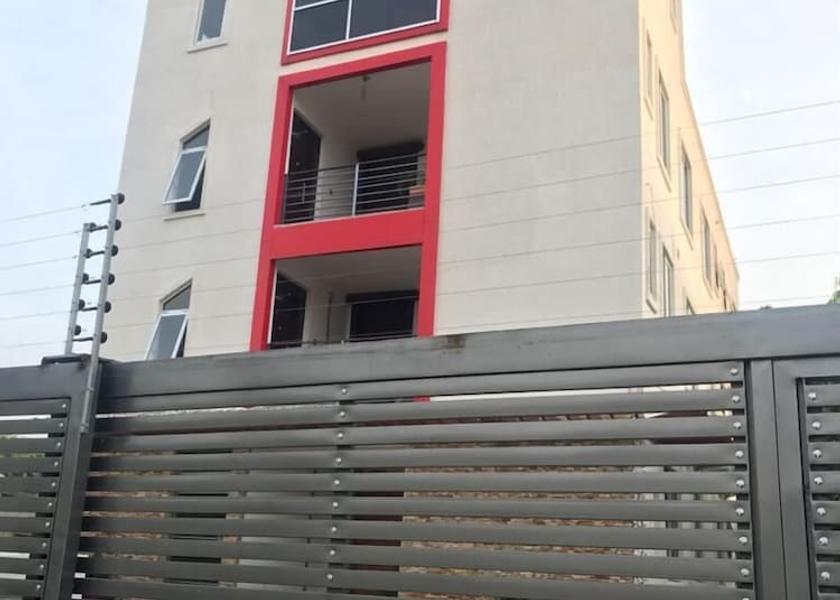  Accra Front of property