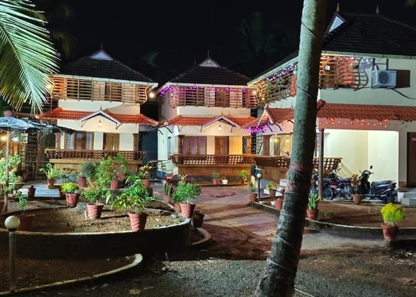 Kerala Kumarakom Front of property