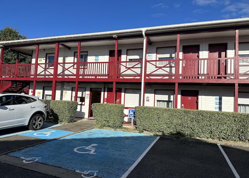 Occitanie Tarbes Front of property
