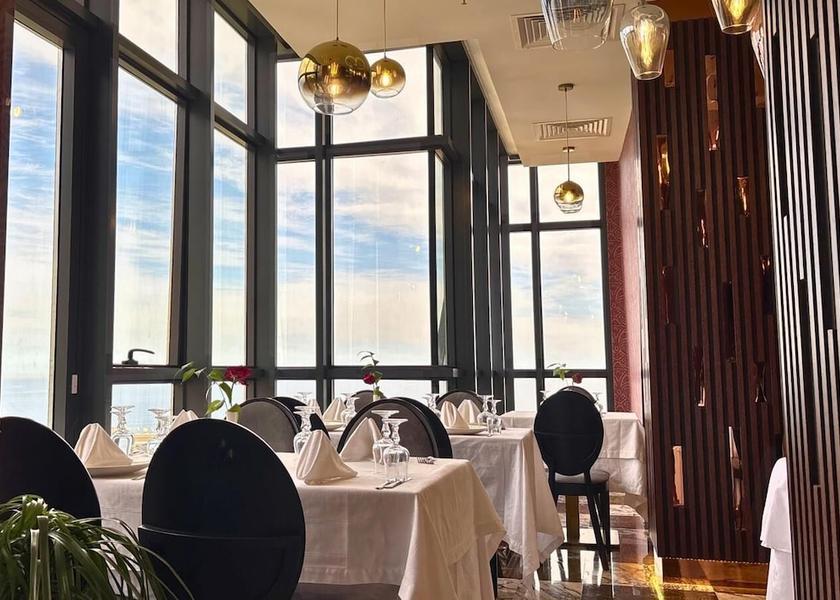  Algiers Restaurant