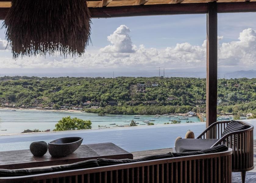 Bali Ceningan Island Living area