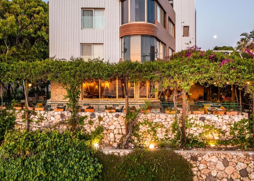 Haifa Zikhron Ya'aqov Front of property