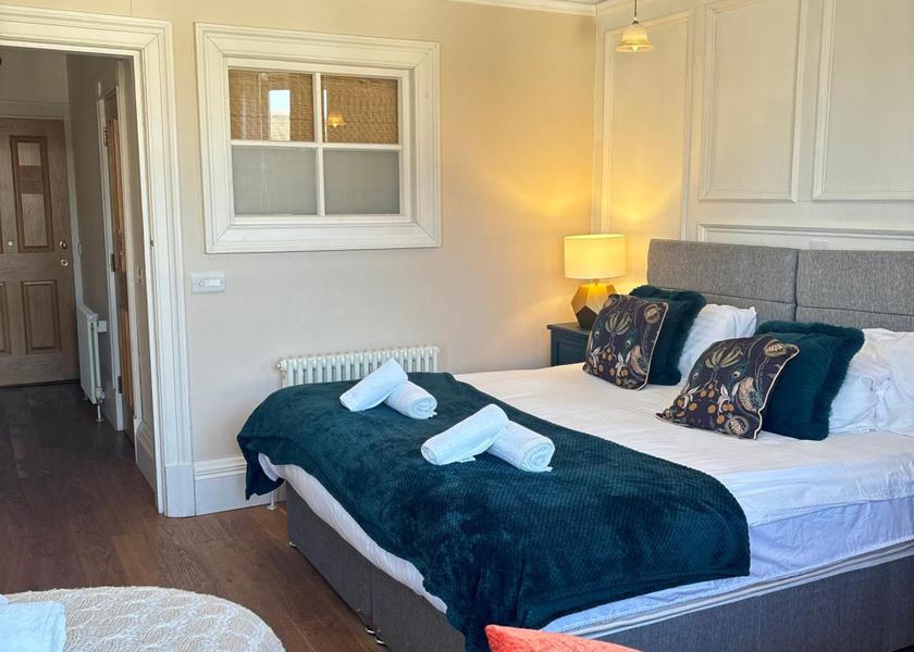 Scotland Glenrothes Superior Family Room