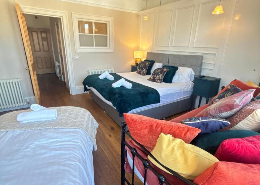 Scotland Glenrothes Superior Family Room